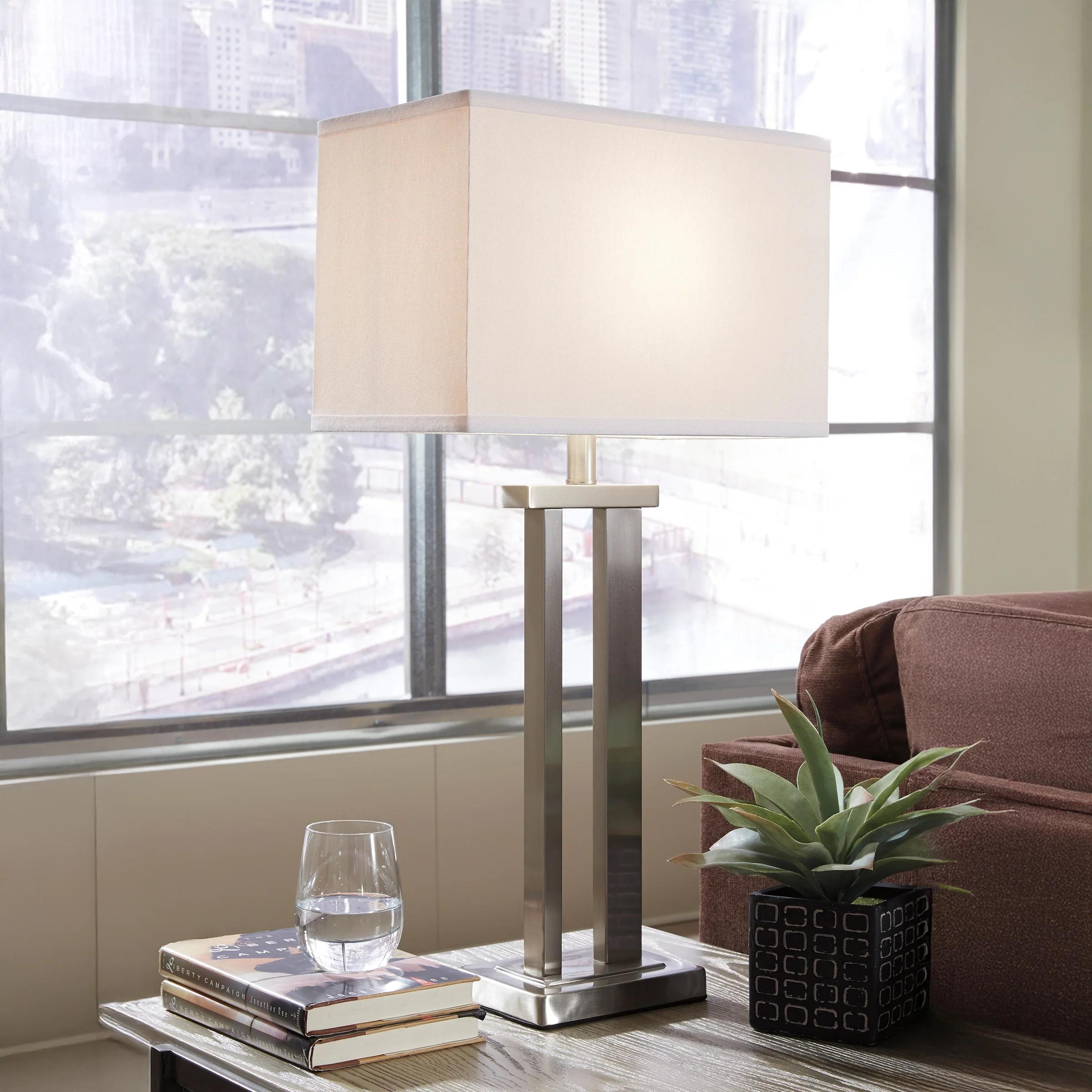 Aniela Metal Table Lamp - Image 3