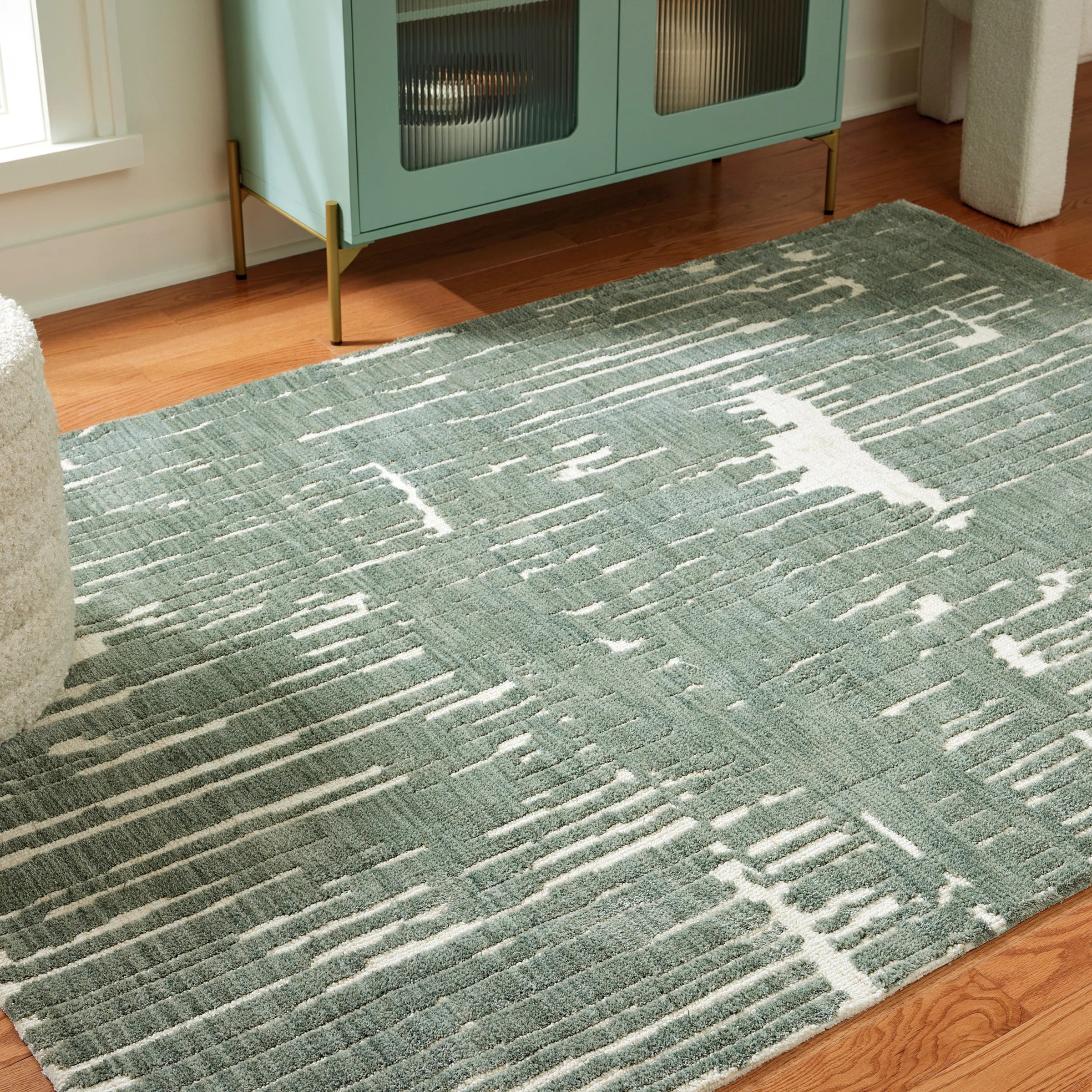 Cayworth Large Rug - Image 2