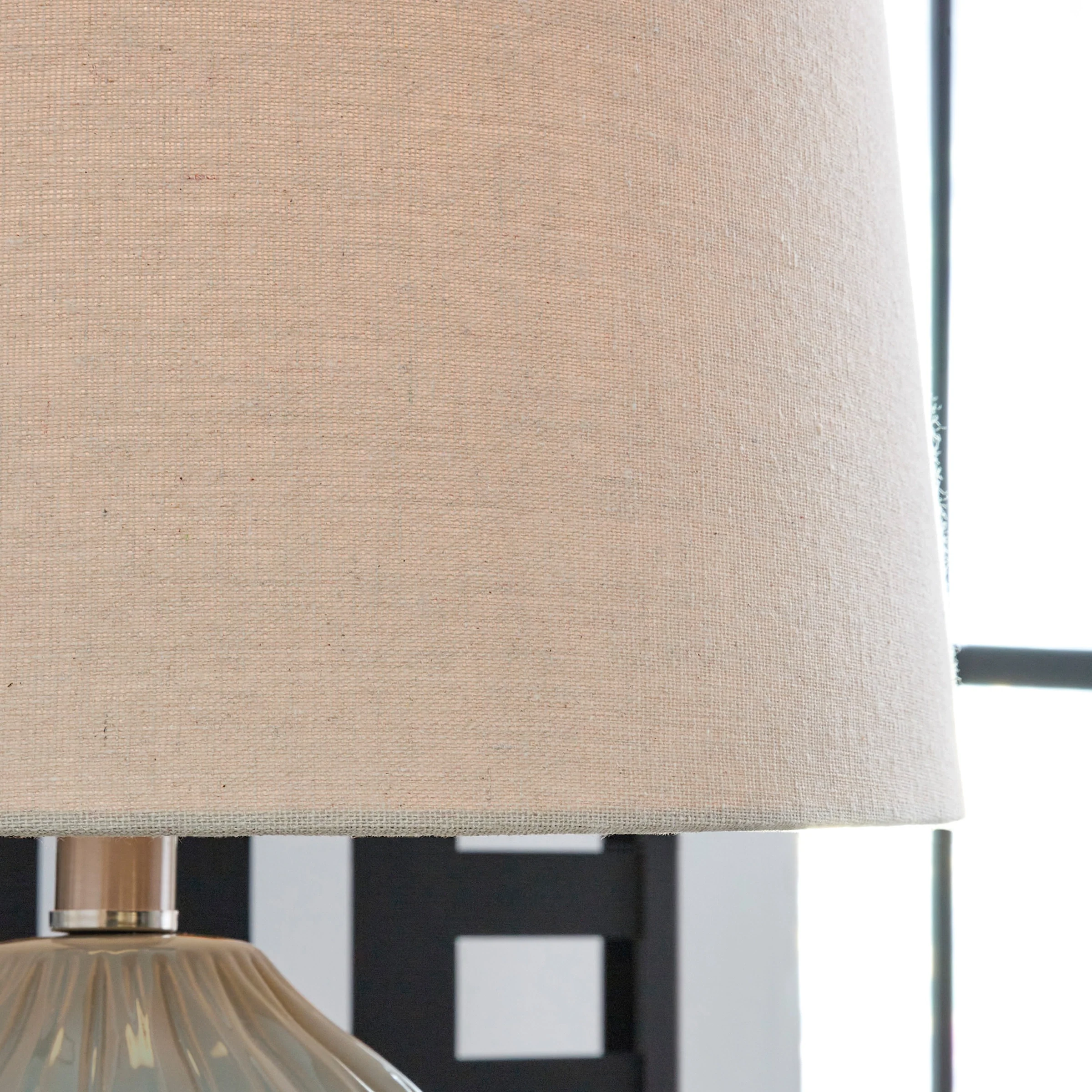 Hadbury Ceramic Table Lamp - Image 4