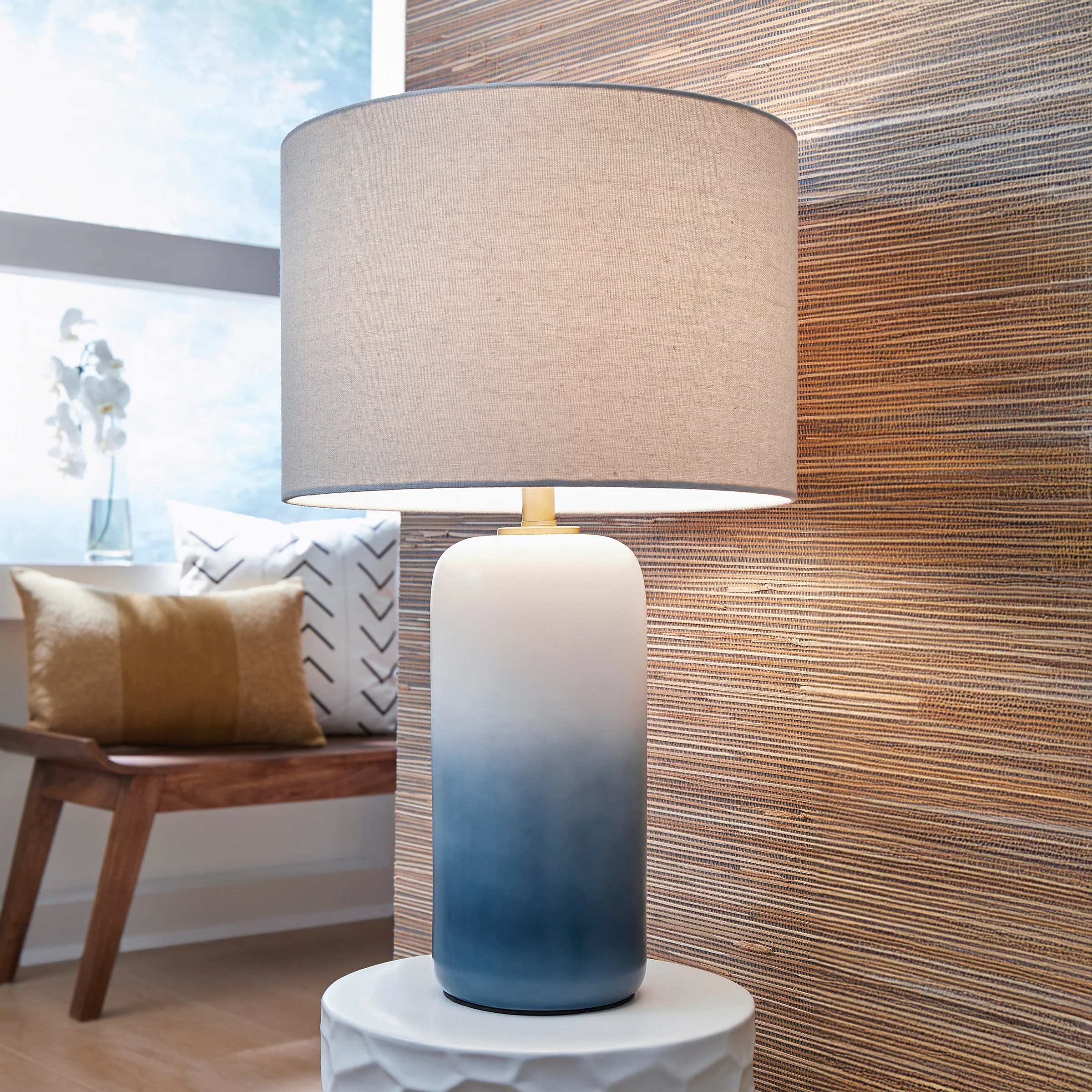 Lemrich Ceramic Table Lamp - Image 2