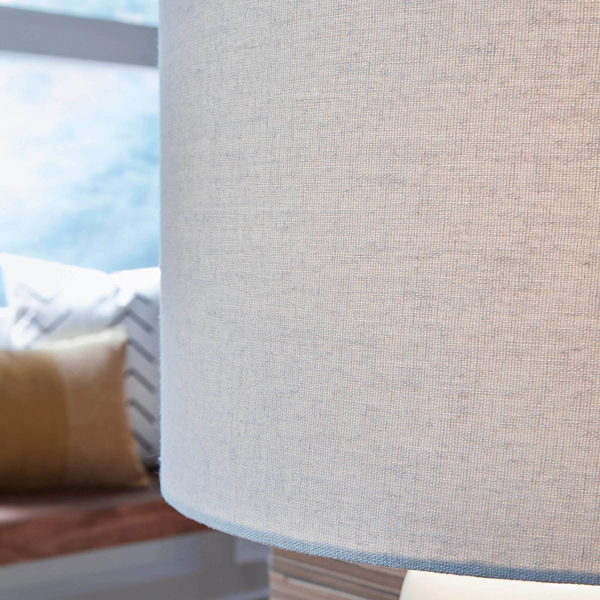 Lemrich Ceramic Table Lamp - Image 3