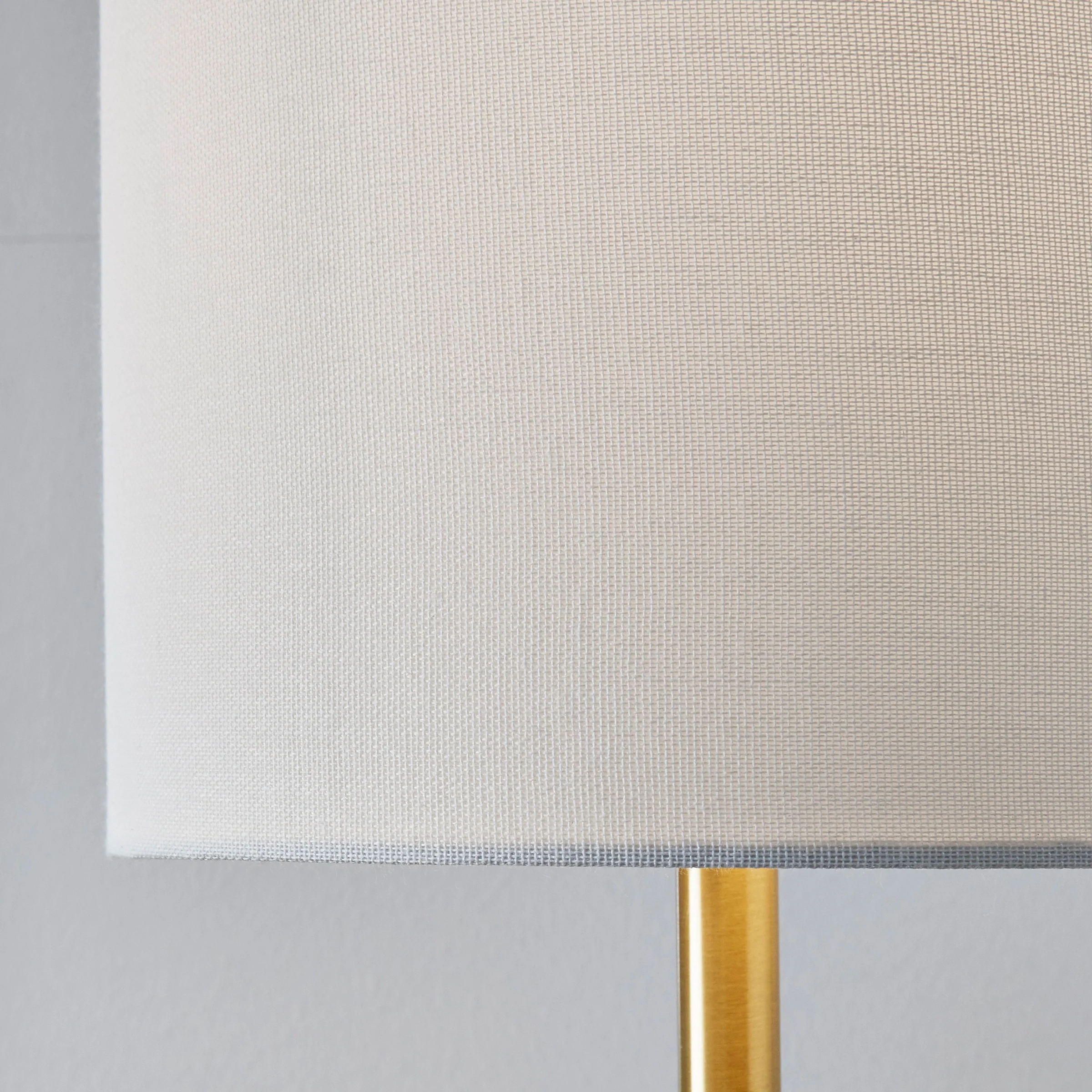Maywick Metal Table Lamp - Image 3