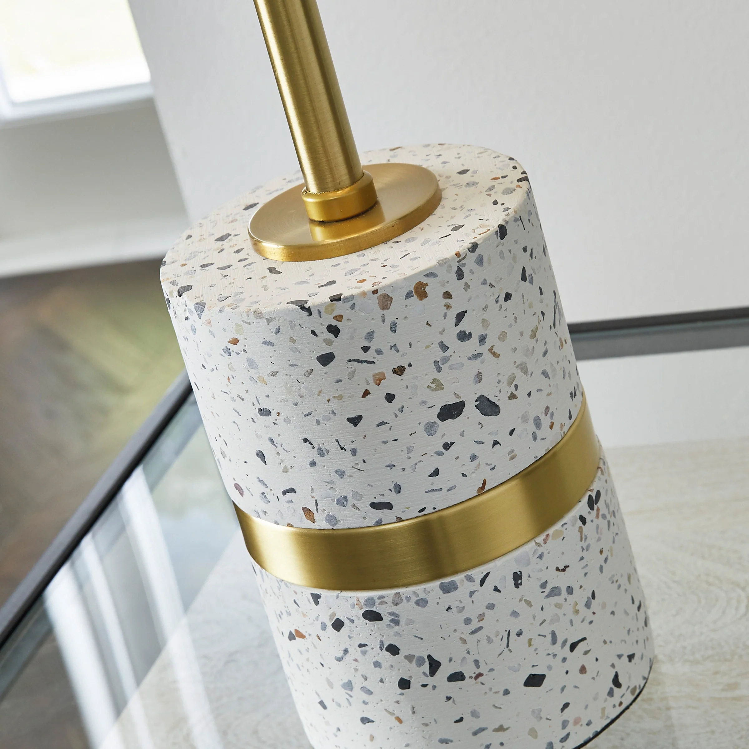 Maywick Metal Table Lamp - Image 4