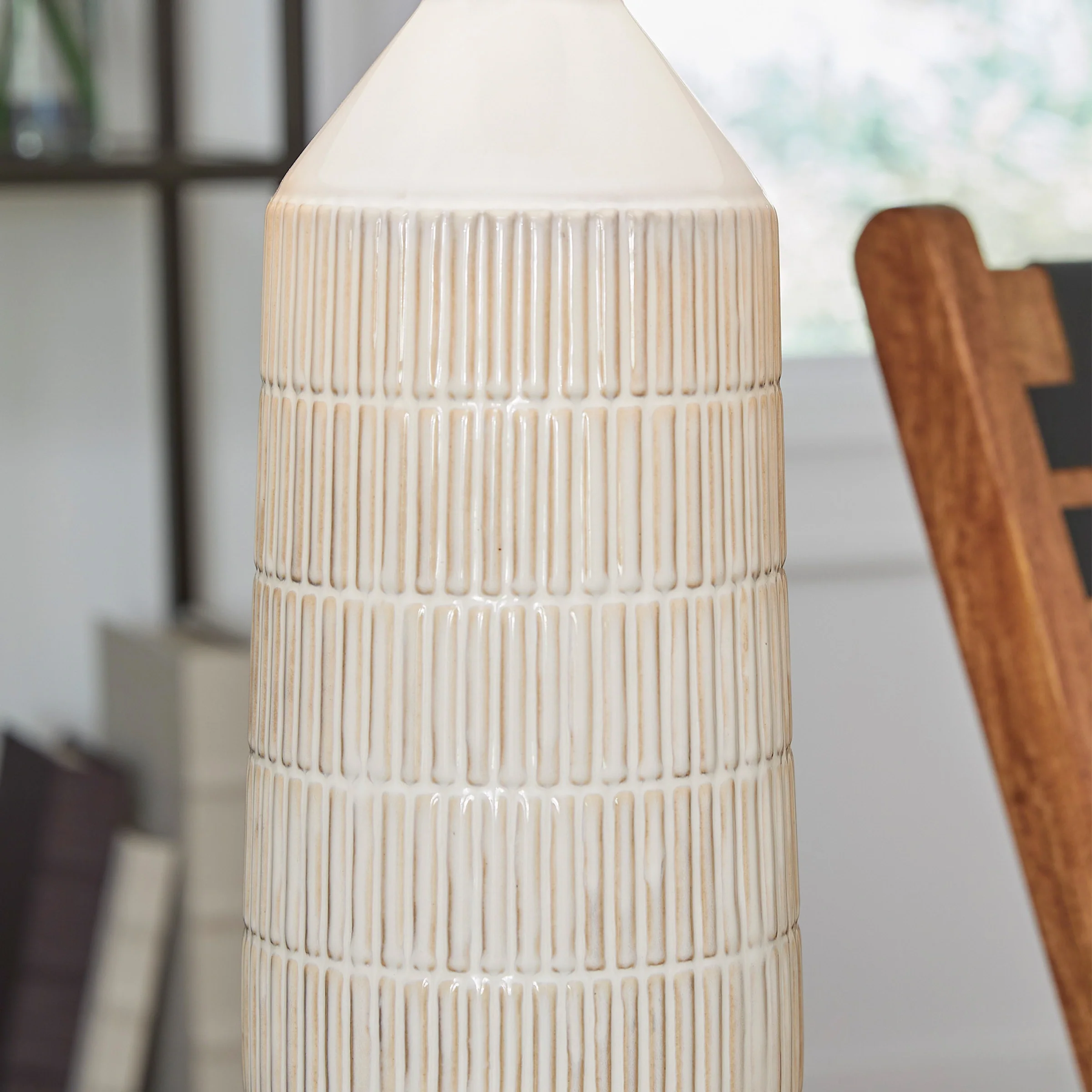 Willport Ceramic Table Lamp - Image 5